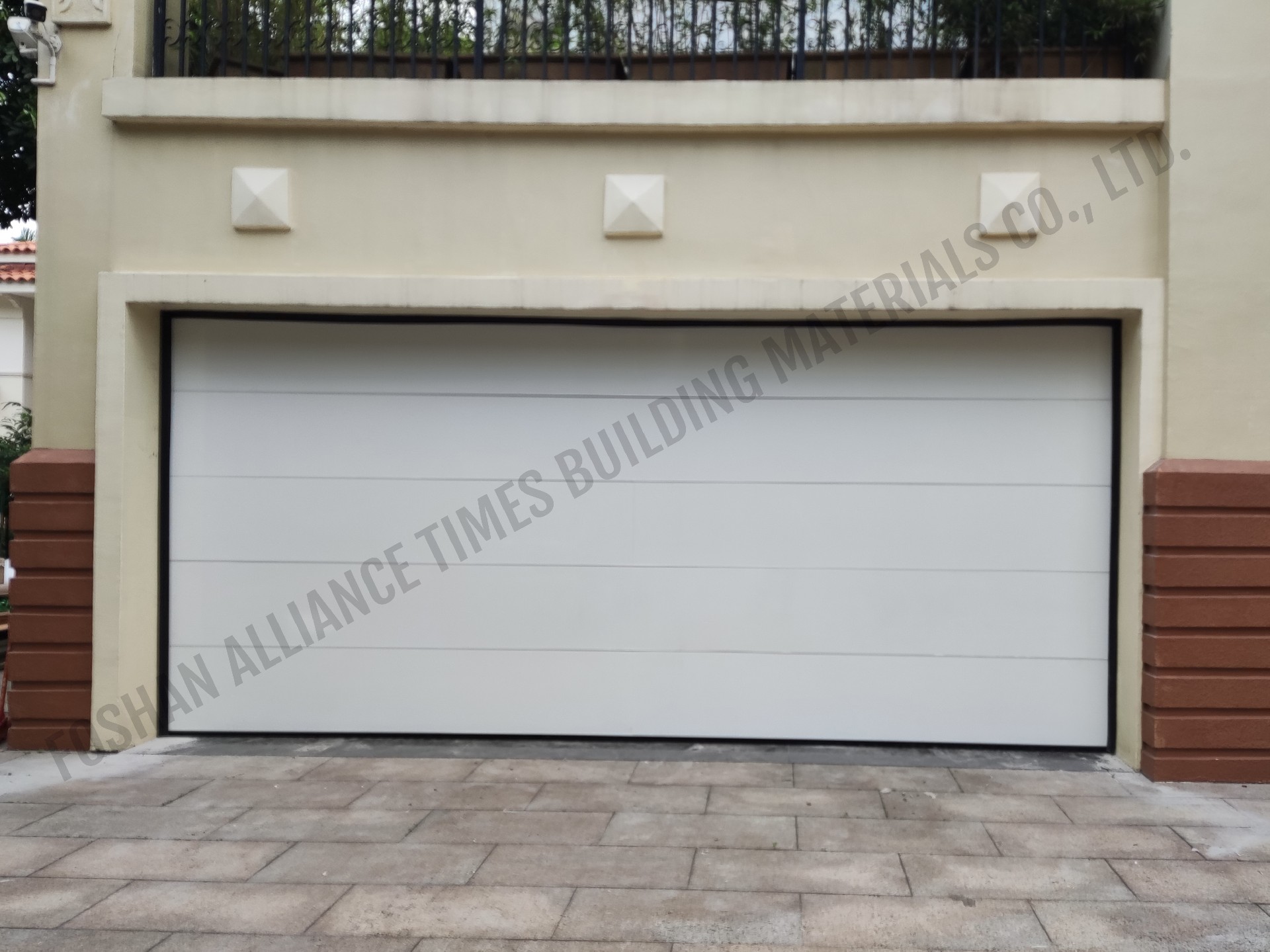 aluminum white panel sectional garage doors